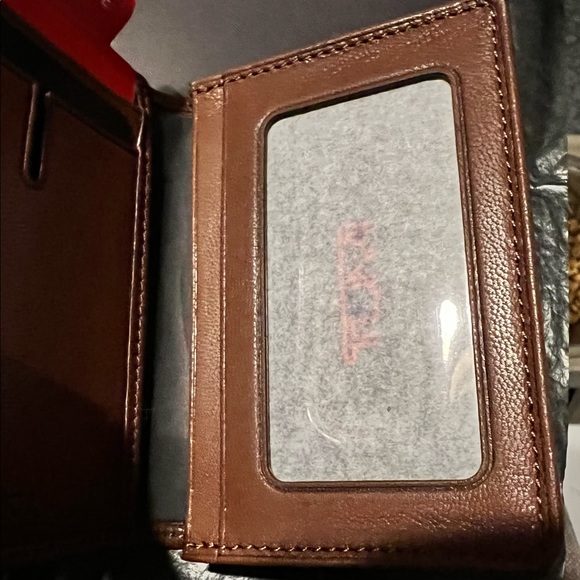 TUMI Wallet - Picture 3 of 6